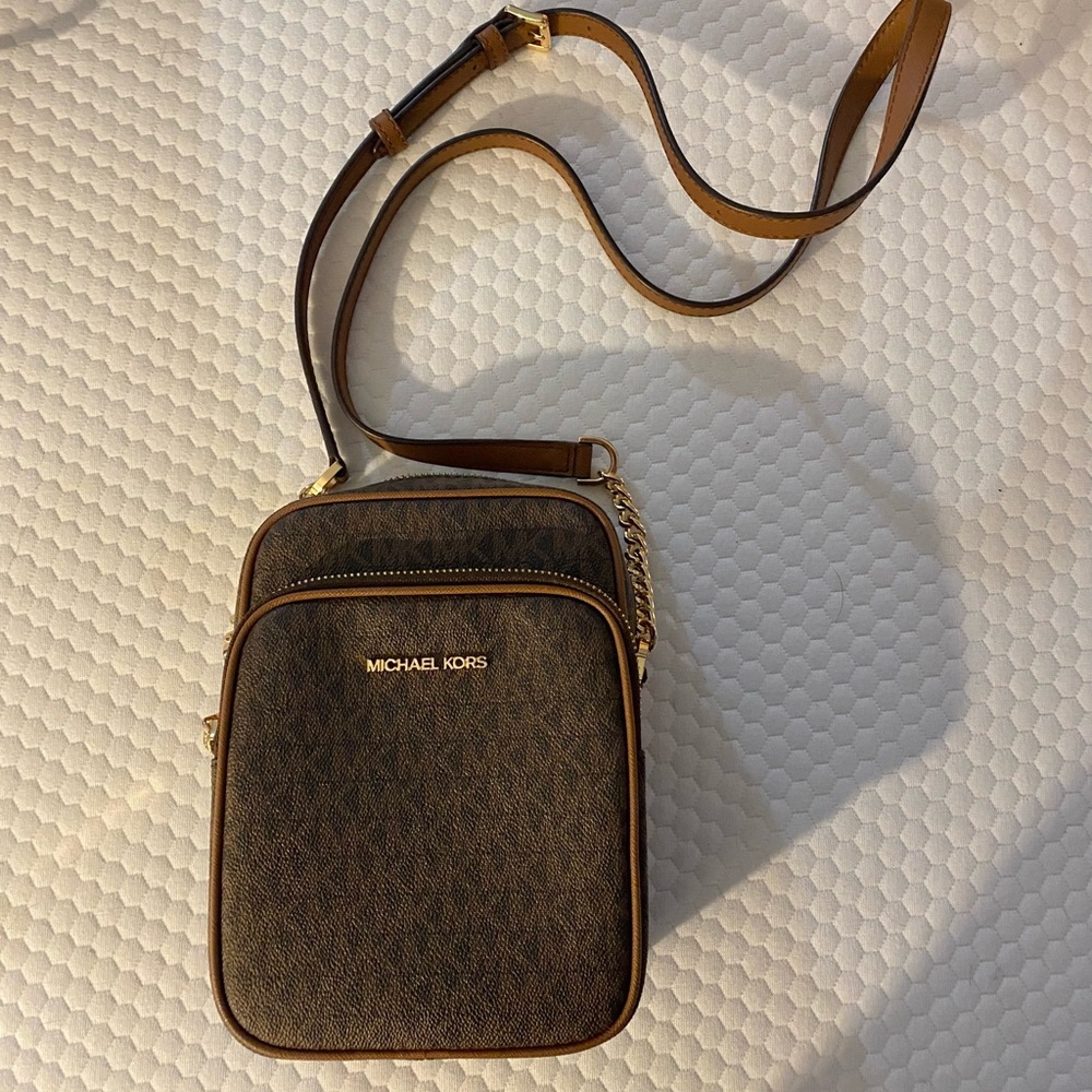 Michael Kors Jet Set Travel Medium crossbody